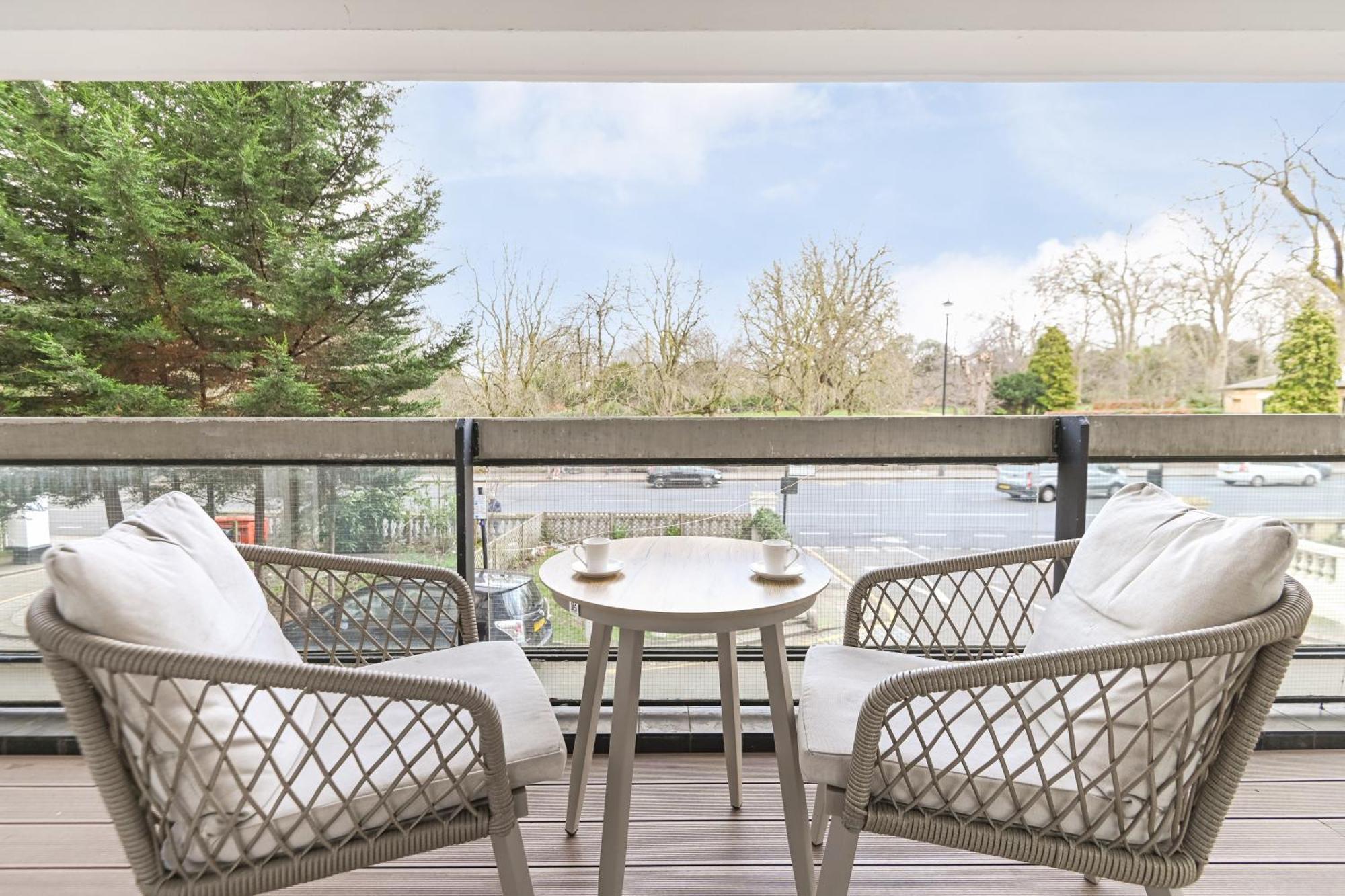 Buckingham & Lloyds Aparthotel ลอนดอน ภายนอก รูปภาพ