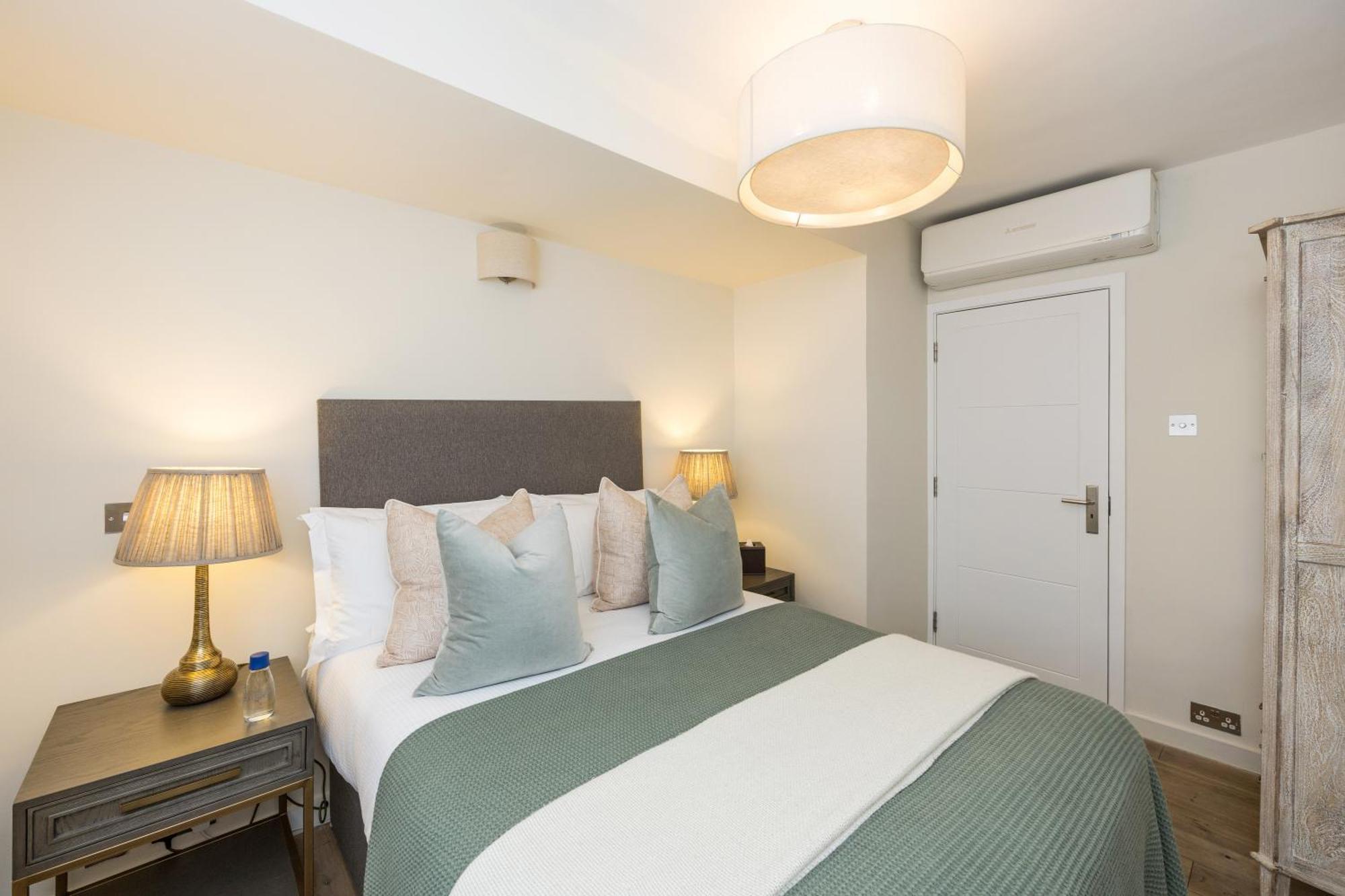 Buckingham & Lloyds Aparthotel ลอนดอน ภายนอก รูปภาพ